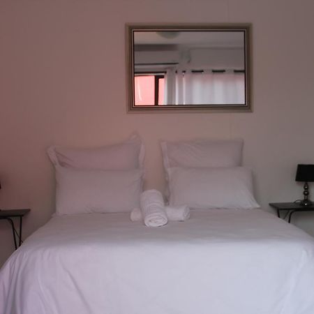 Niilo'S Guesthouse Rundu Ngoại thất bức ảnh