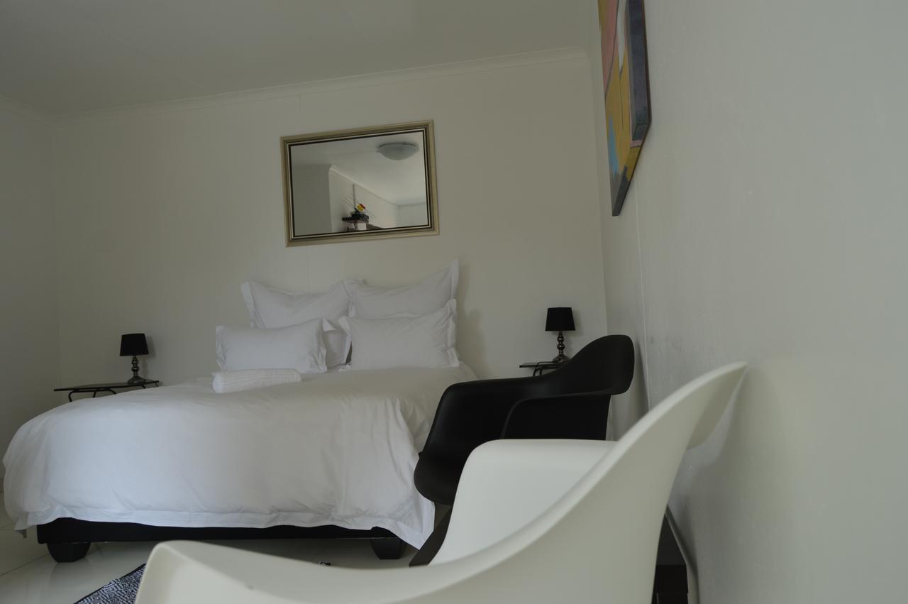 Niilo'S Guesthouse Rundu Ngoại thất bức ảnh