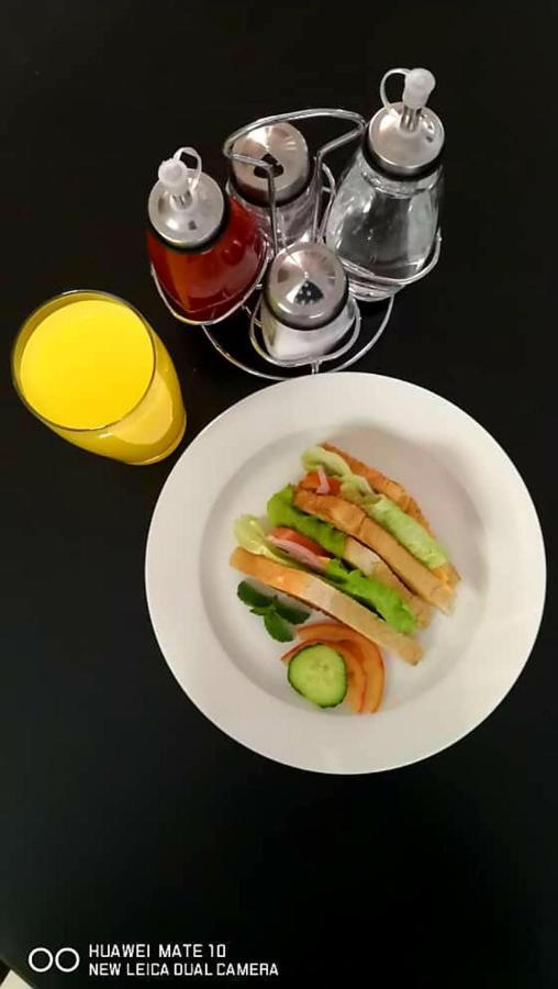 Niilo'S Guesthouse Rundu Ngoại thất bức ảnh