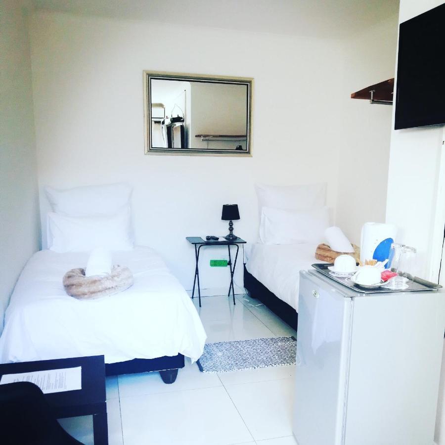 Niilo'S Guesthouse Rundu Ngoại thất bức ảnh